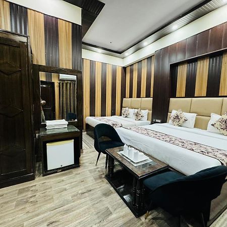 Hotel Radiance Delhi Zewnętrze zdjęcie