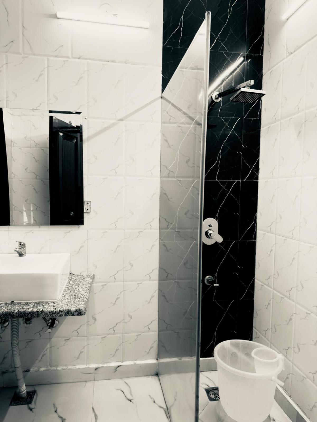 Hotel Radiance Delhi Zewnętrze zdjęcie
