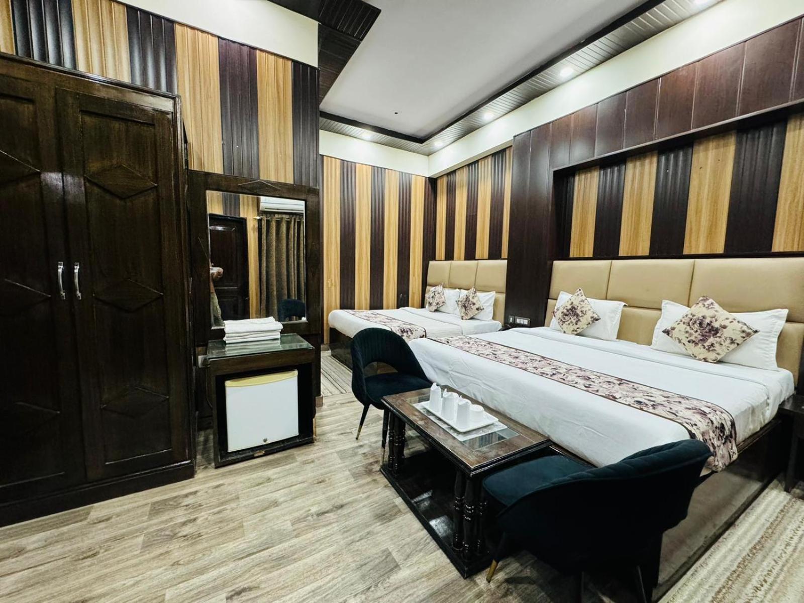 Hotel Radiance Delhi Zewnętrze zdjęcie