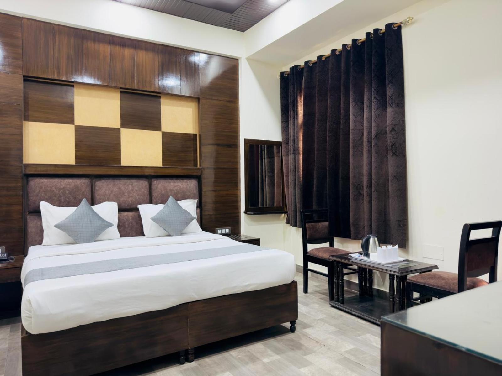 Hotel Radiance Delhi Zewnętrze zdjęcie