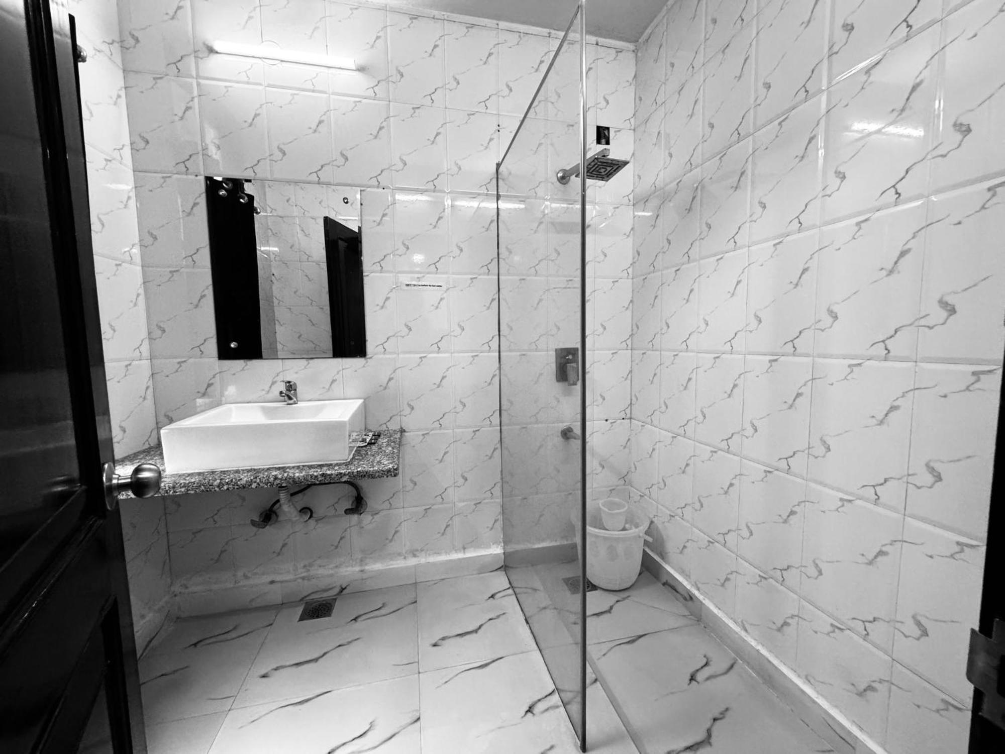 Hotel Radiance Delhi Zewnętrze zdjęcie