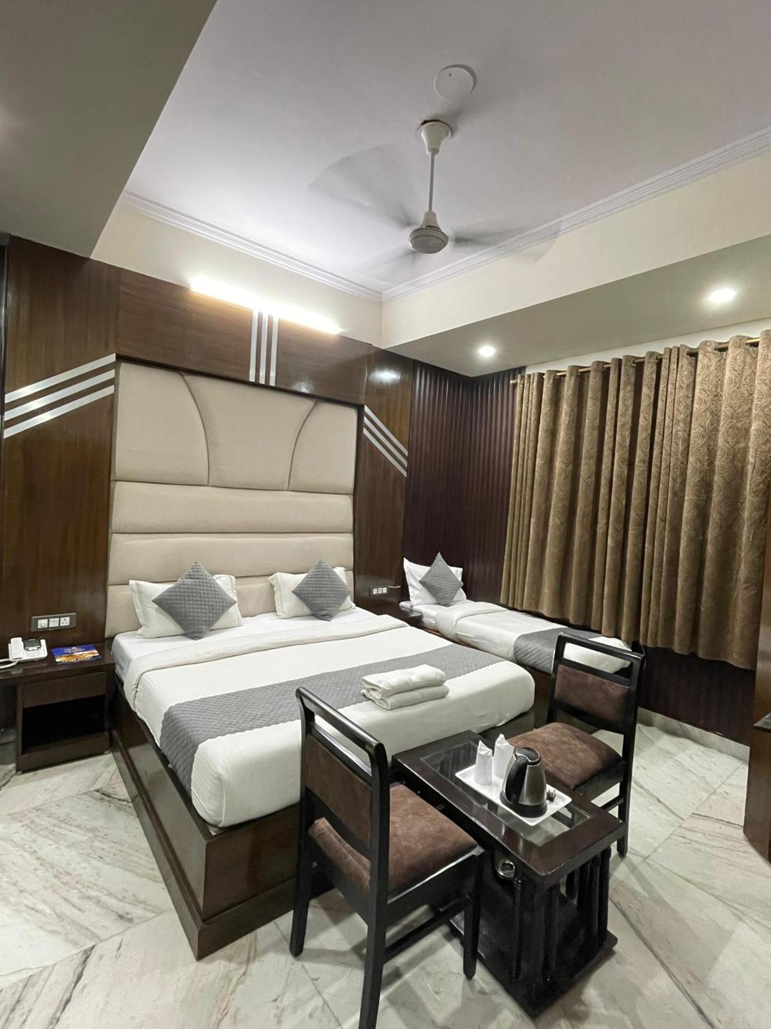 Hotel Radiance Delhi Zewnętrze zdjęcie