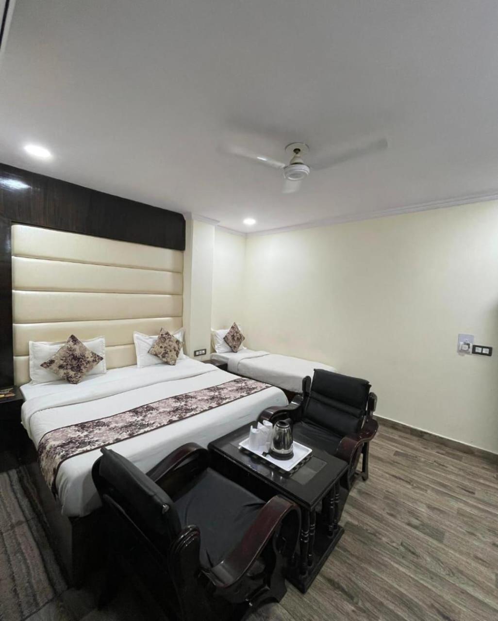 Hotel Radiance Delhi Zewnętrze zdjęcie