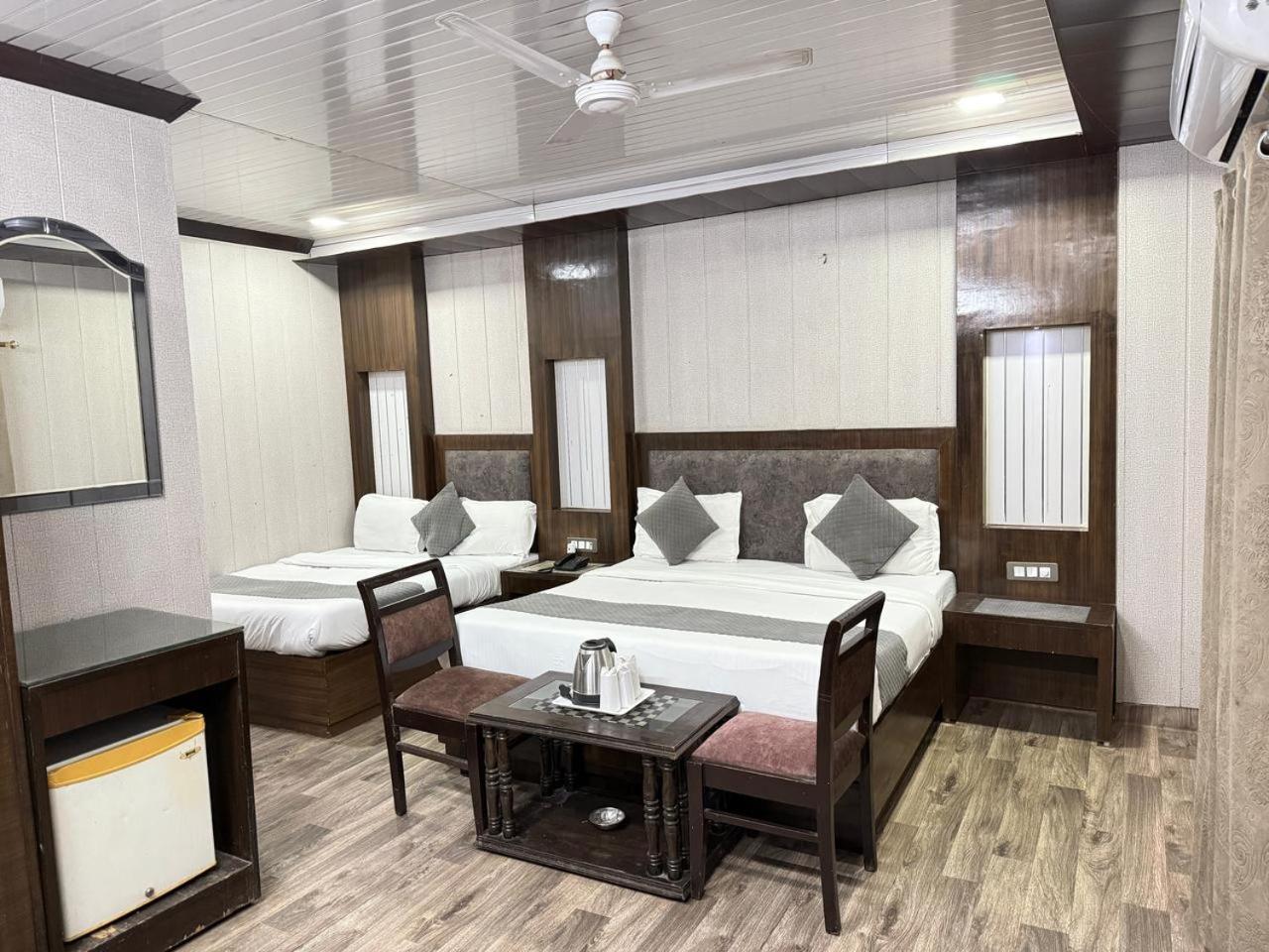 Hotel Radiance Delhi Zewnętrze zdjęcie